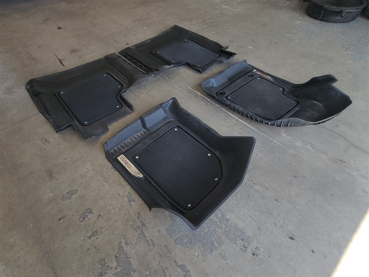2023 SIERRA OEM FRONT & REAR FLOOR LINERS CARPET 34472 - image 5