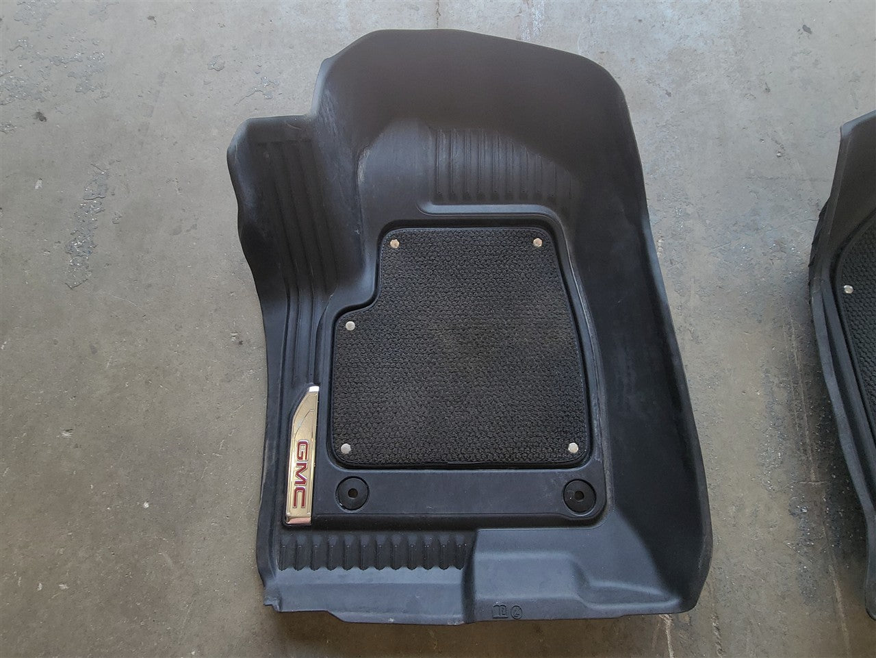 2023 SIERRA OEM FRONT & REAR FLOOR LINERS CARPET 34472 - image 10