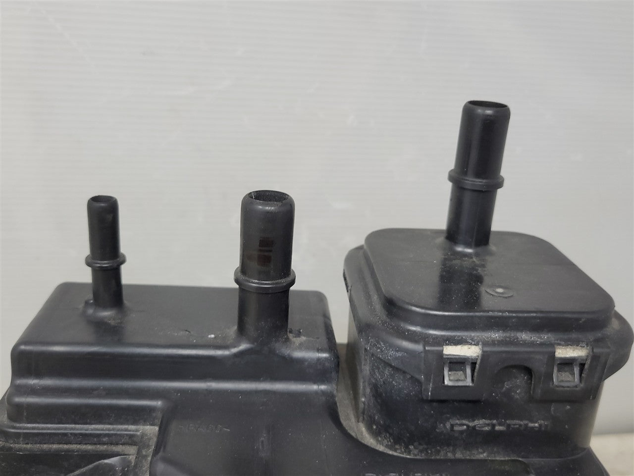 2016 CAMARO FUEL VAPOR CHARCOAL CANISTER 20951487 34473 - image 3