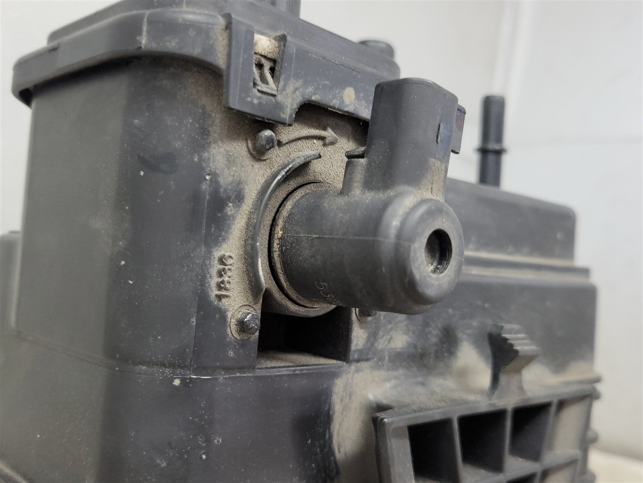 2016 CAMARO FUEL VAPOR CHARCOAL CANISTER 20951487 34473 - image 6