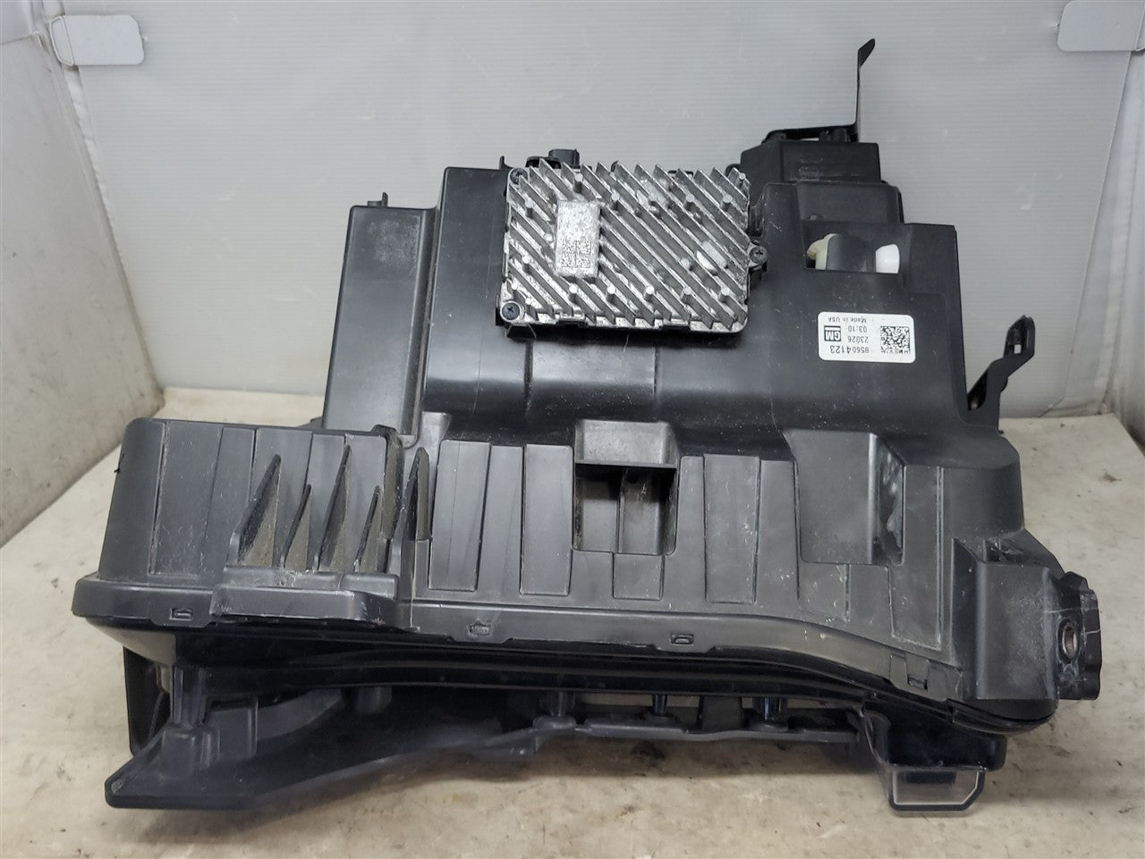 2023 SIERRA OEM LH HEADLIGHT AT4 NO BROKE TABS NICE CONDITION 34474 - image 9
