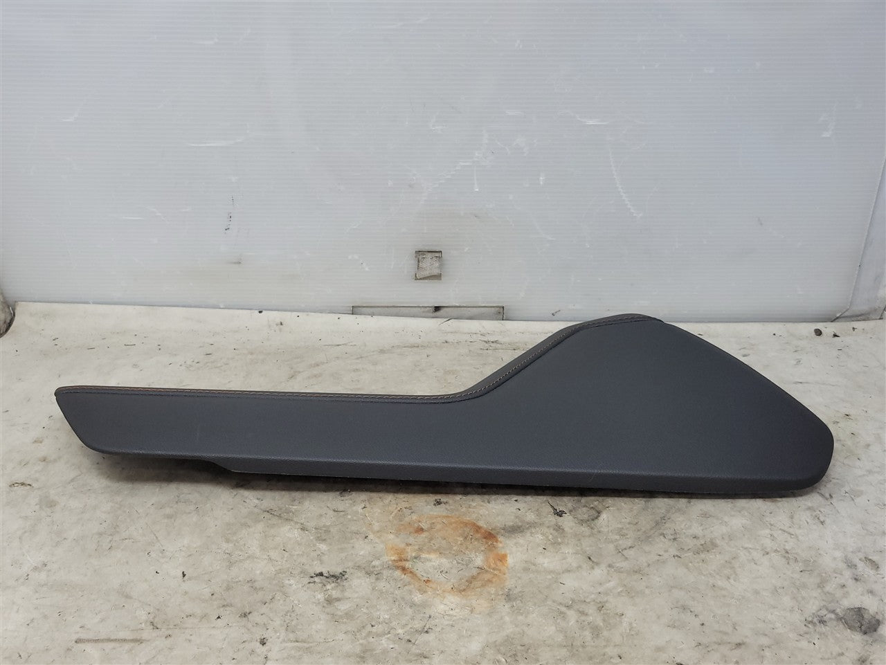2023 SIERRA RH CONSOLE SIDE TRIM AT4 85619066 KALAHARI STITCHING 34477 - image 4
