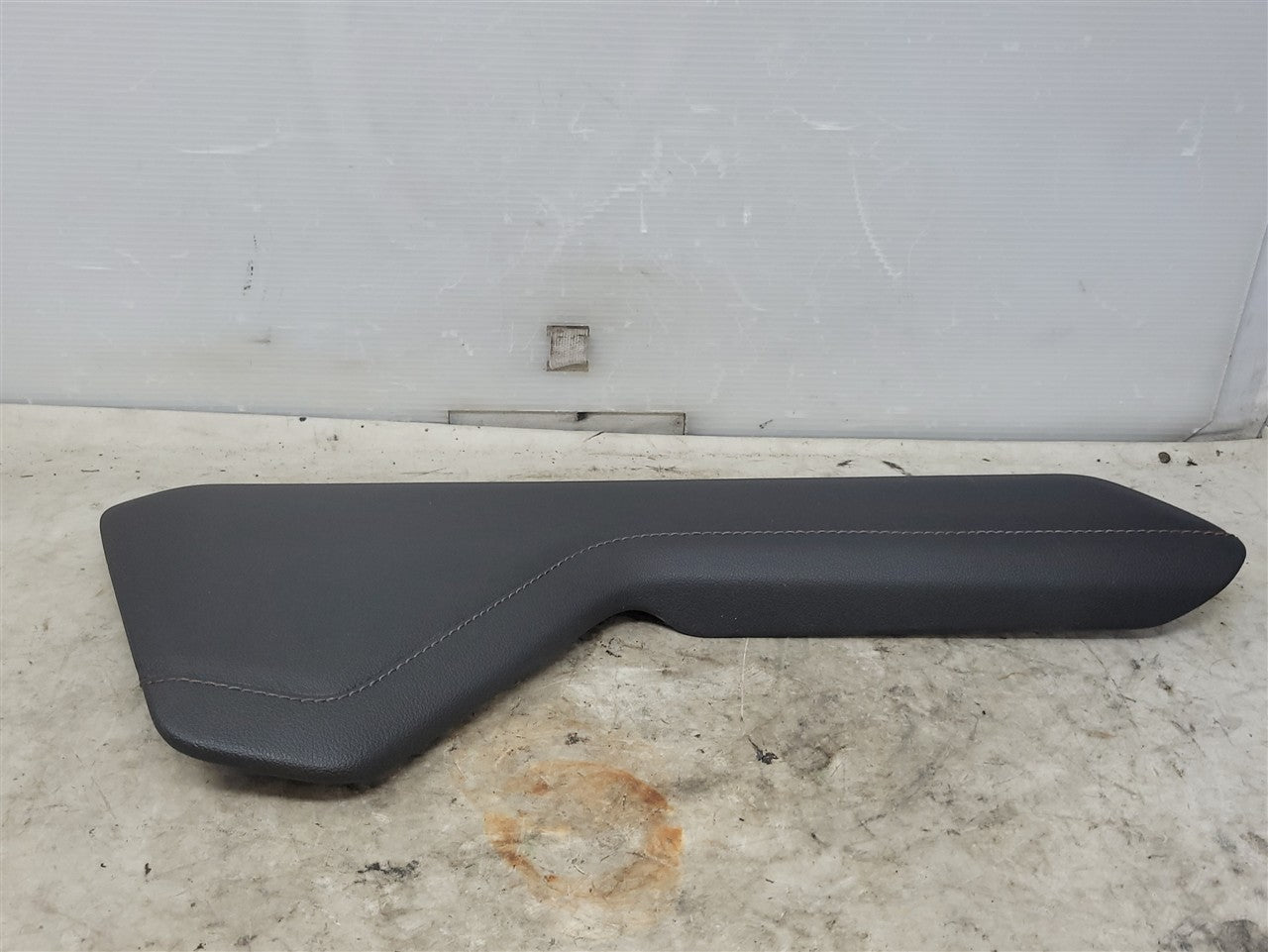 2023 SIERRA RH CONSOLE SIDE TRIM AT4 85619066 KALAHARI STITCHING 34477 - image 6