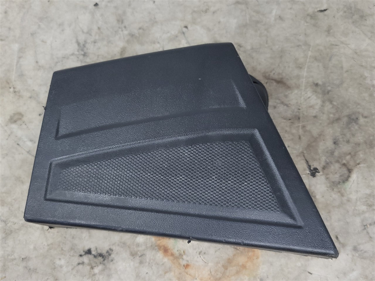 2023 SIERRA OEM RH TAILGATE CAP 84434831 34482 - image 1