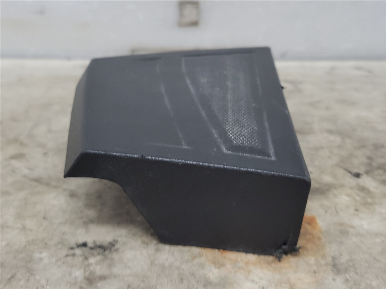 2023 SIERRA OEM RH TAILGATE CAP 84434831 34482 - image 4