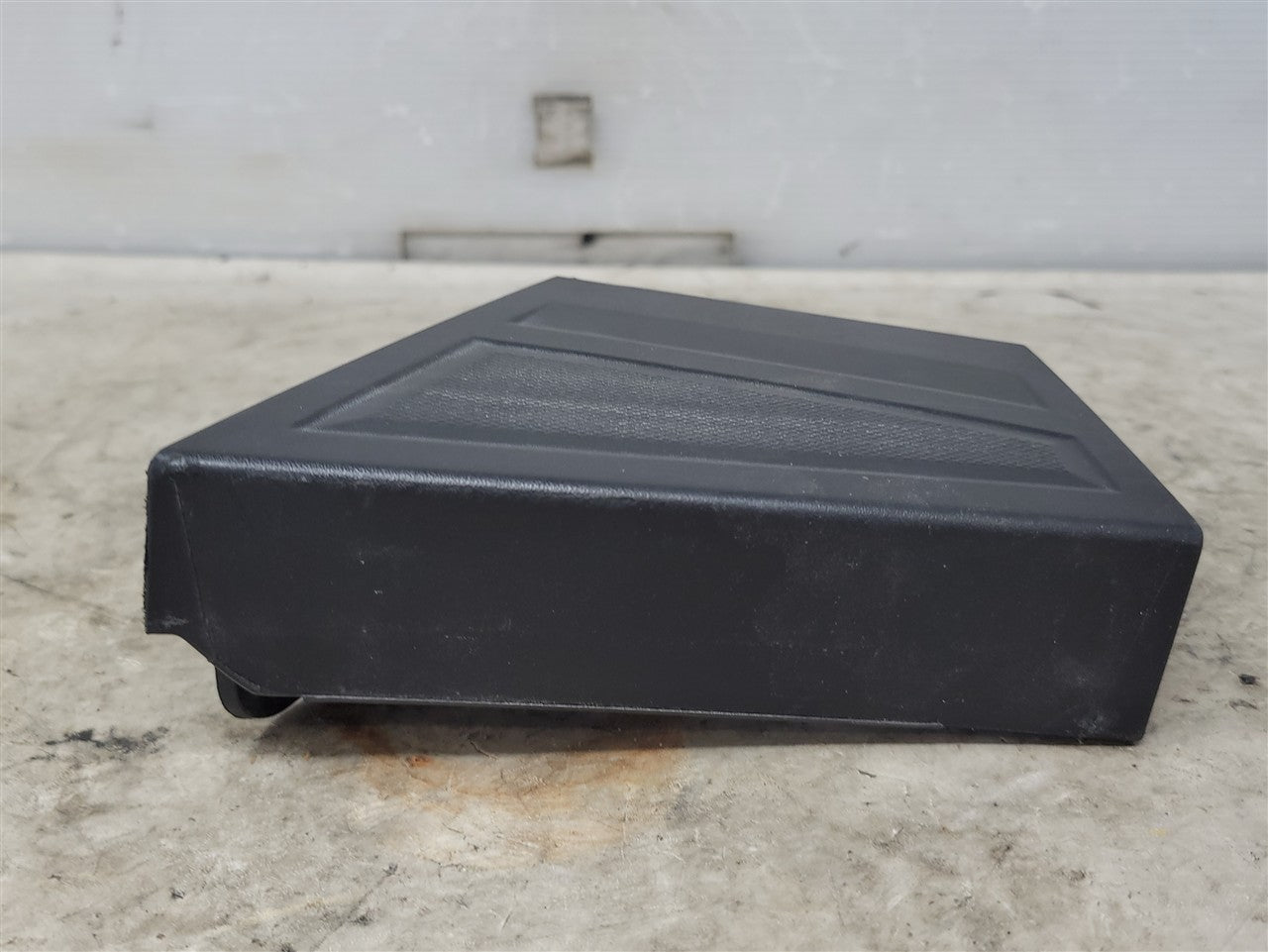 2023 SIERRA OEM LH TAILGATE CAP 84434830 34483 - image 2