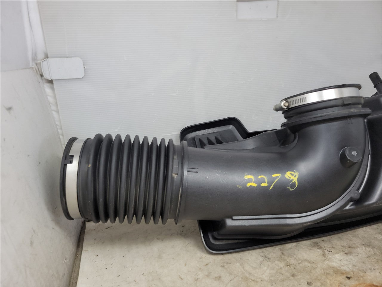 2023 SIERRA AIR CLEANER INTAKE TUBE 84467639 34484 - image 12