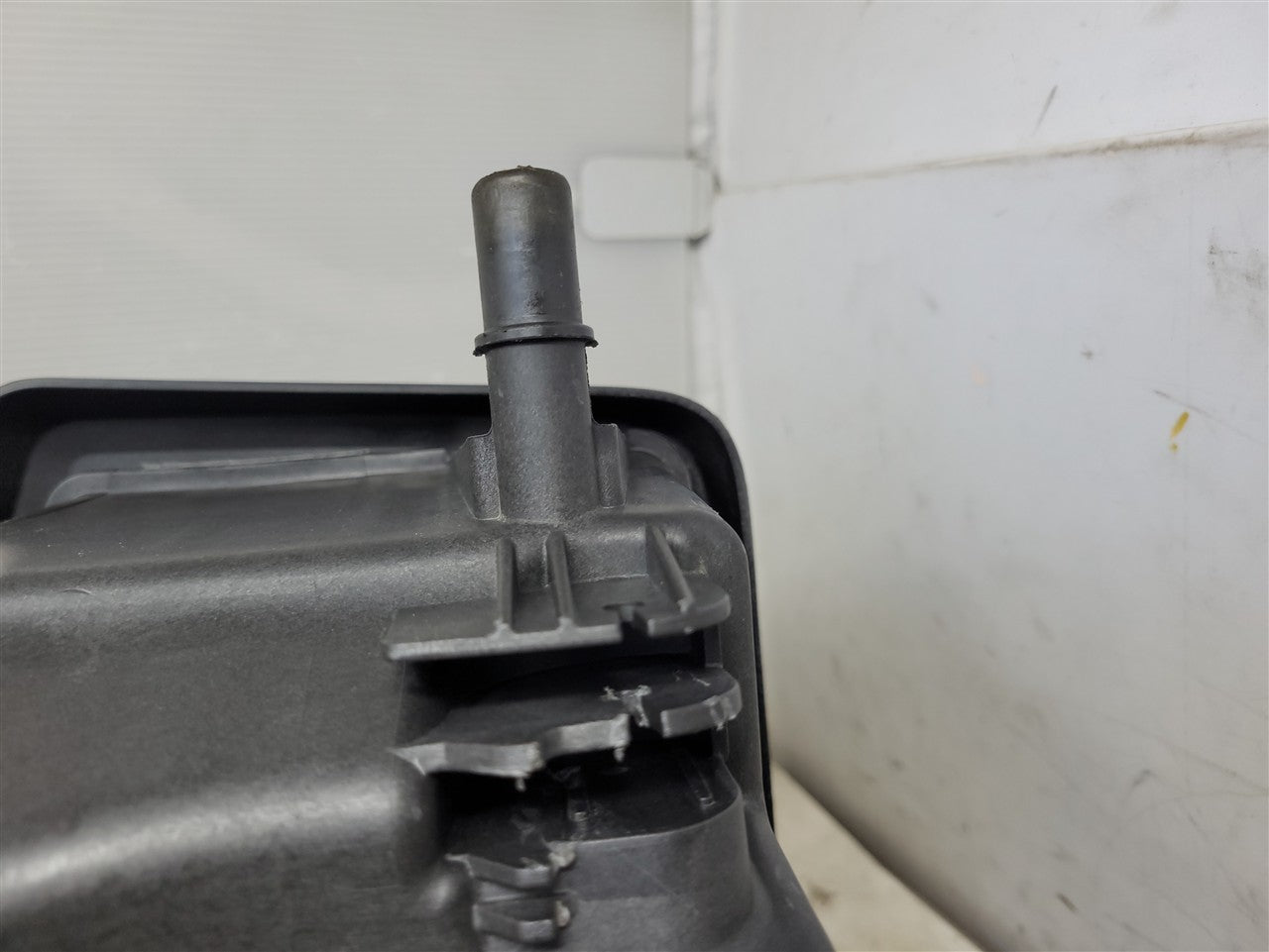 2023 SIERRA AIR CLEANER INTAKE TUBE 84467639 34484 - image 13