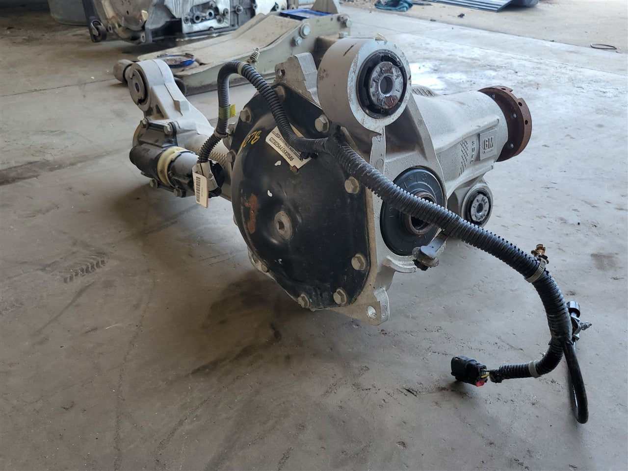Used OEM 2023 SIERRA FRONT AXLE 3.23 GU5 RATIO AANG 35K, actual item photo 3