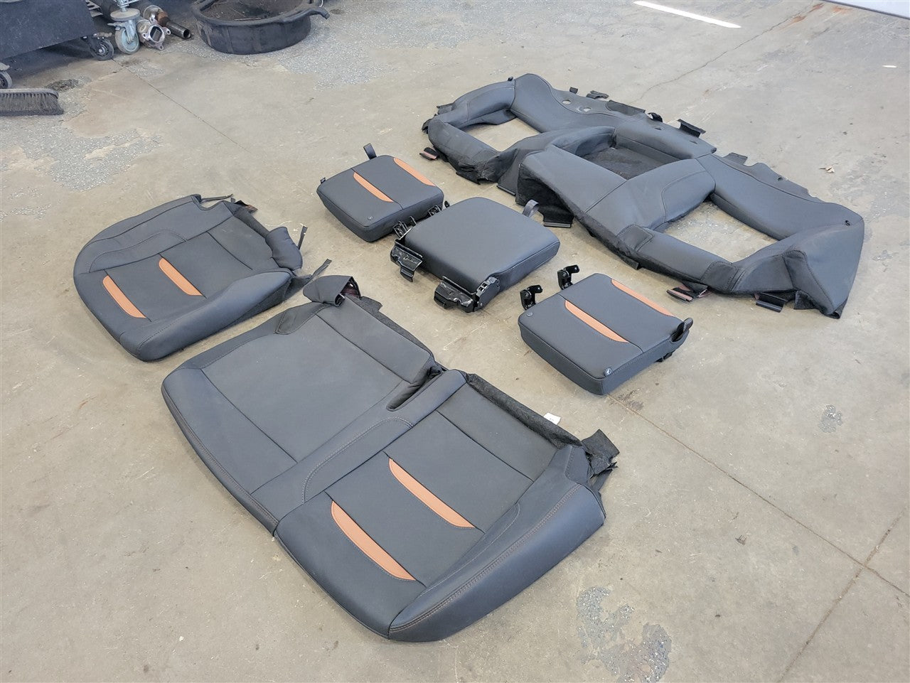 2023 SIERRA REAR AT4 SEAT COVERS BLACK WITH KALAHARI ACCENTS 34487 - image 3