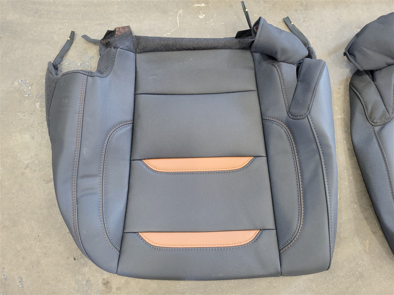 2023 SIERRA REAR AT4 SEAT COVERS BLACK WITH KALAHARI ACCENTS 34487 - image 10