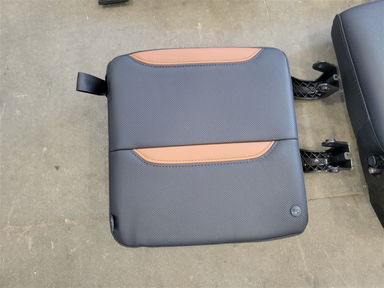 2023 SIERRA REAR AT4 SEAT COVERS BLACK WITH KALAHARI ACCENTS 34487 - image 14