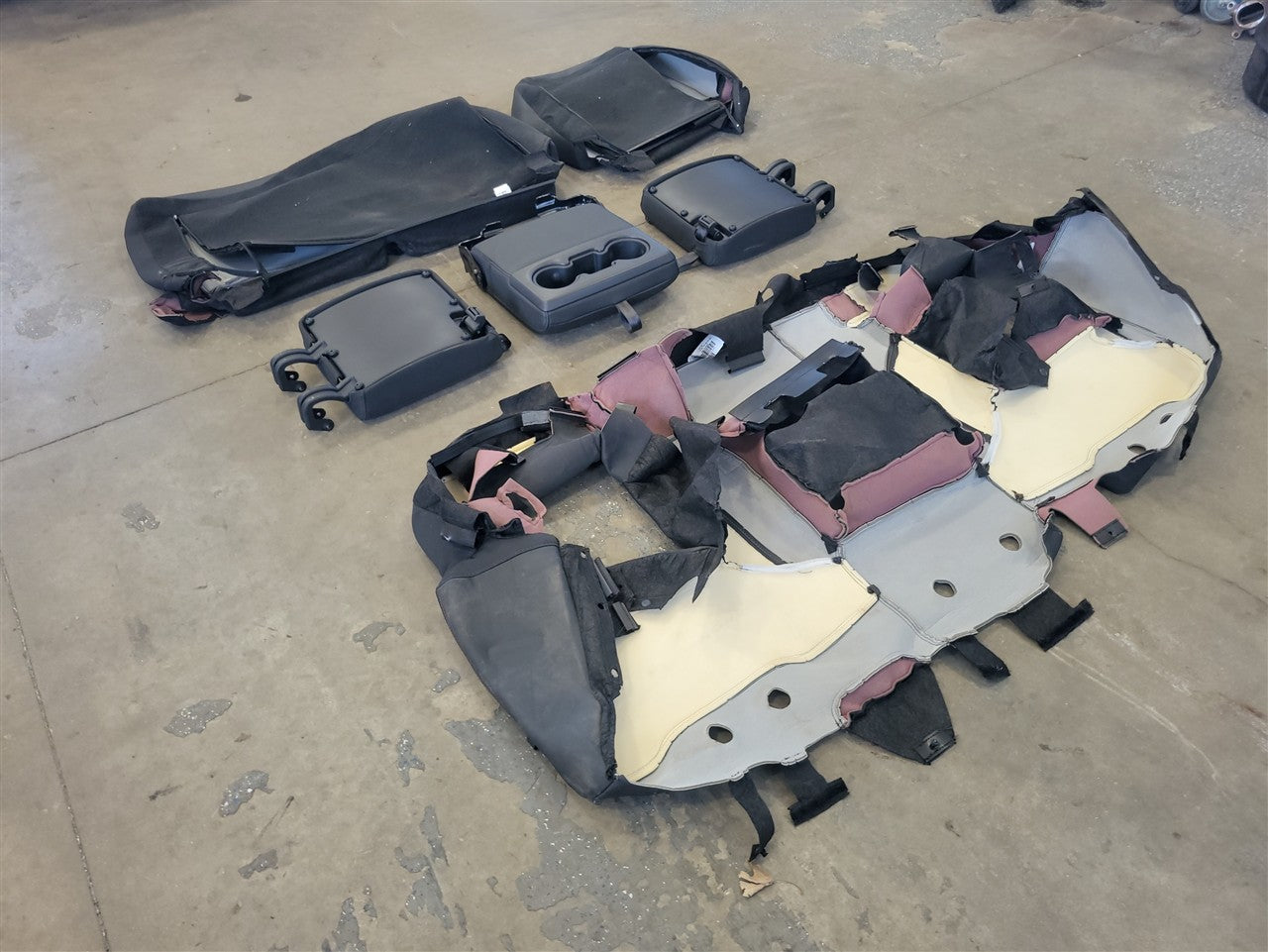 2023 SIERRA REAR AT4 SEAT COVERS BLACK WITH KALAHARI ACCENTS 34487 - image 20