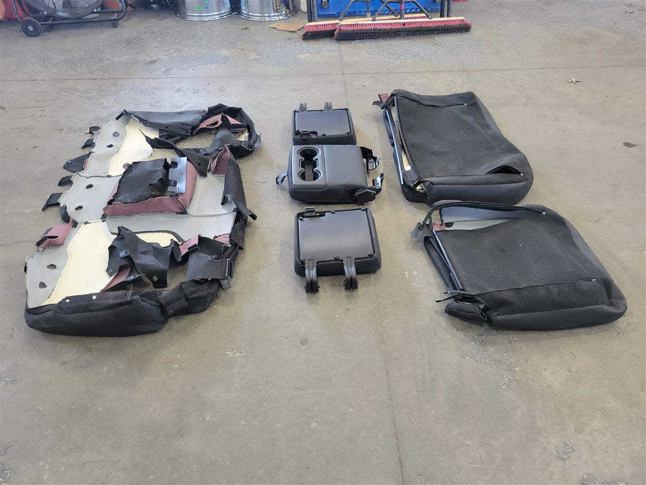2023 SIERRA REAR AT4 SEAT COVERS BLACK WITH KALAHARI ACCENTS 34487 - image 23