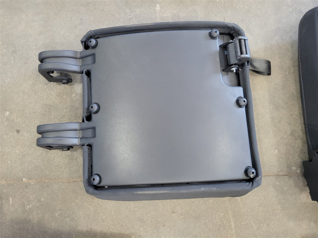 2023 SIERRA REAR AT4 SEAT COVERS BLACK WITH KALAHARI ACCENTS 34487 - image 27