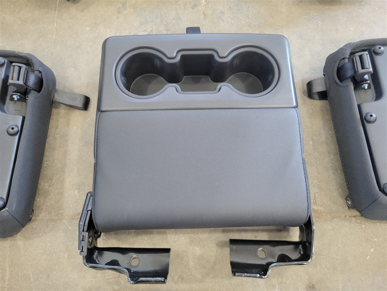 2023 SIERRA REAR AT4 SEAT COVERS BLACK WITH KALAHARI ACCENTS 34487 - image 28