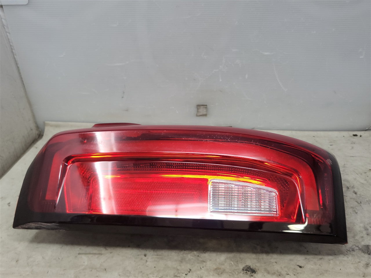 2023 SIERRA RH TAIL LAMP LEDS TESTED GOOD 35K 34489 - image 8