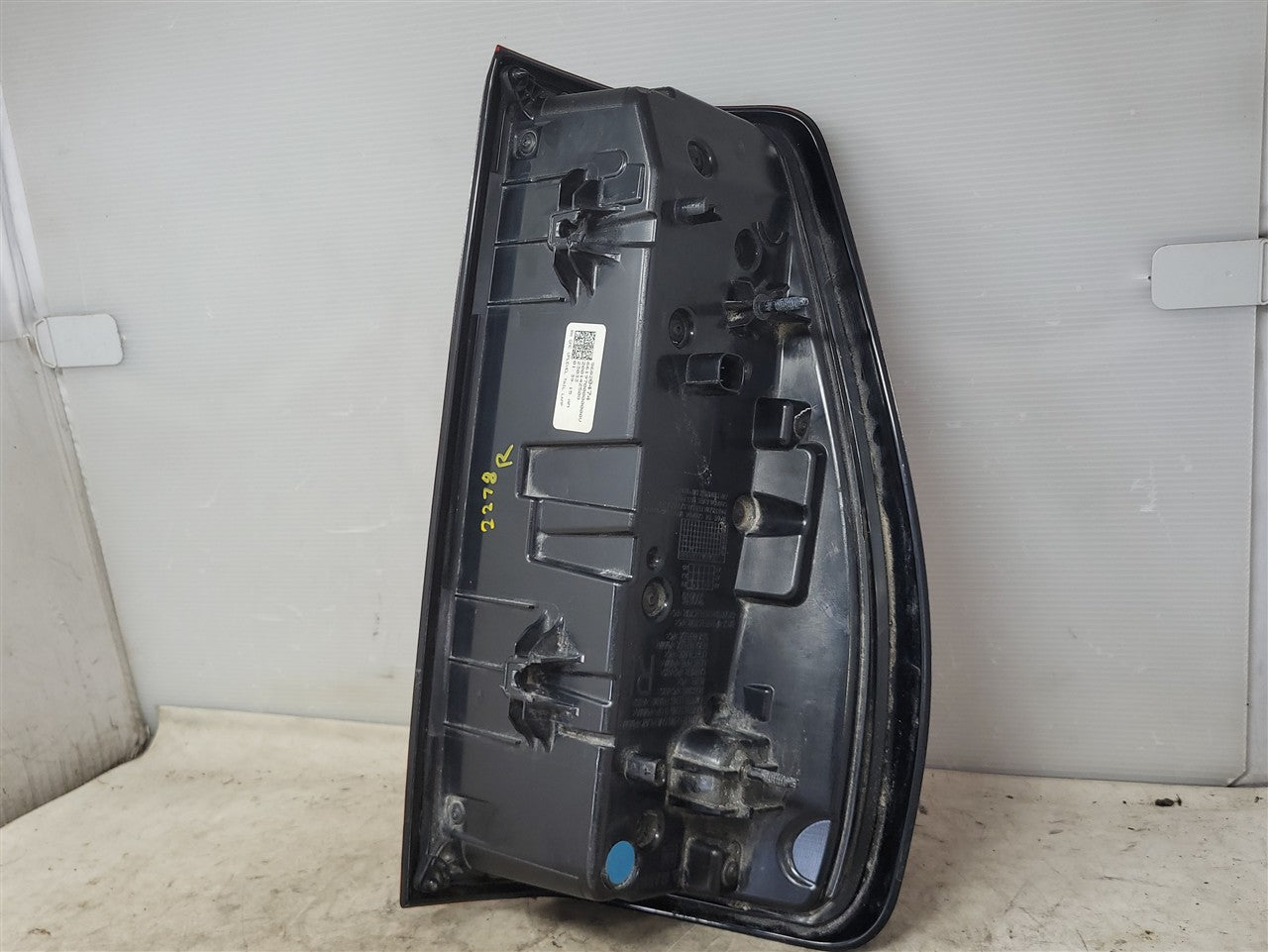 2023 SIERRA RH TAIL LAMP LEDS TESTED GOOD 35K 34489 - image 14