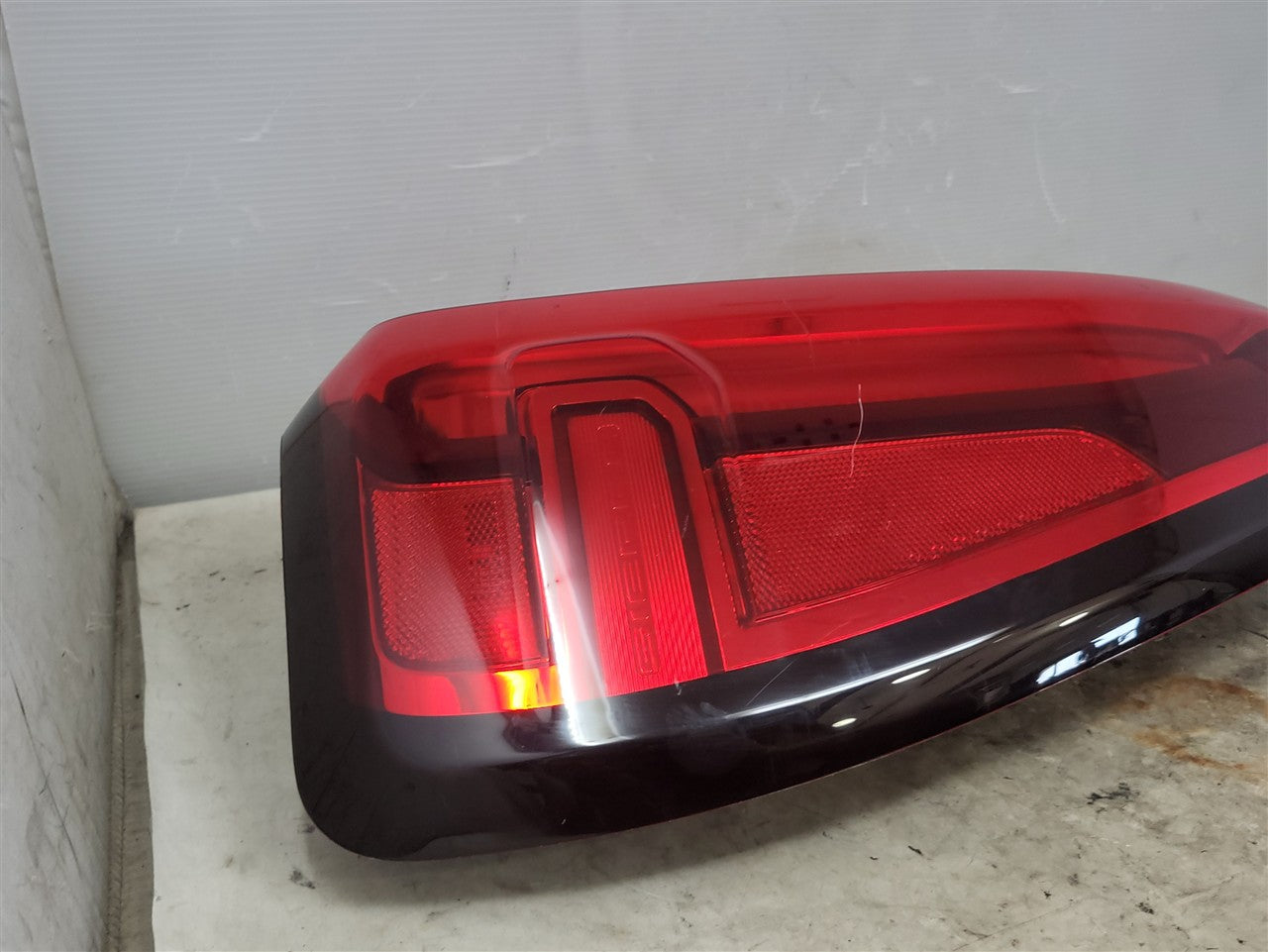 2023 SIERRA LH TAIL LIGHT LEDS TESTED GOOD 35K 34490 - image 9
