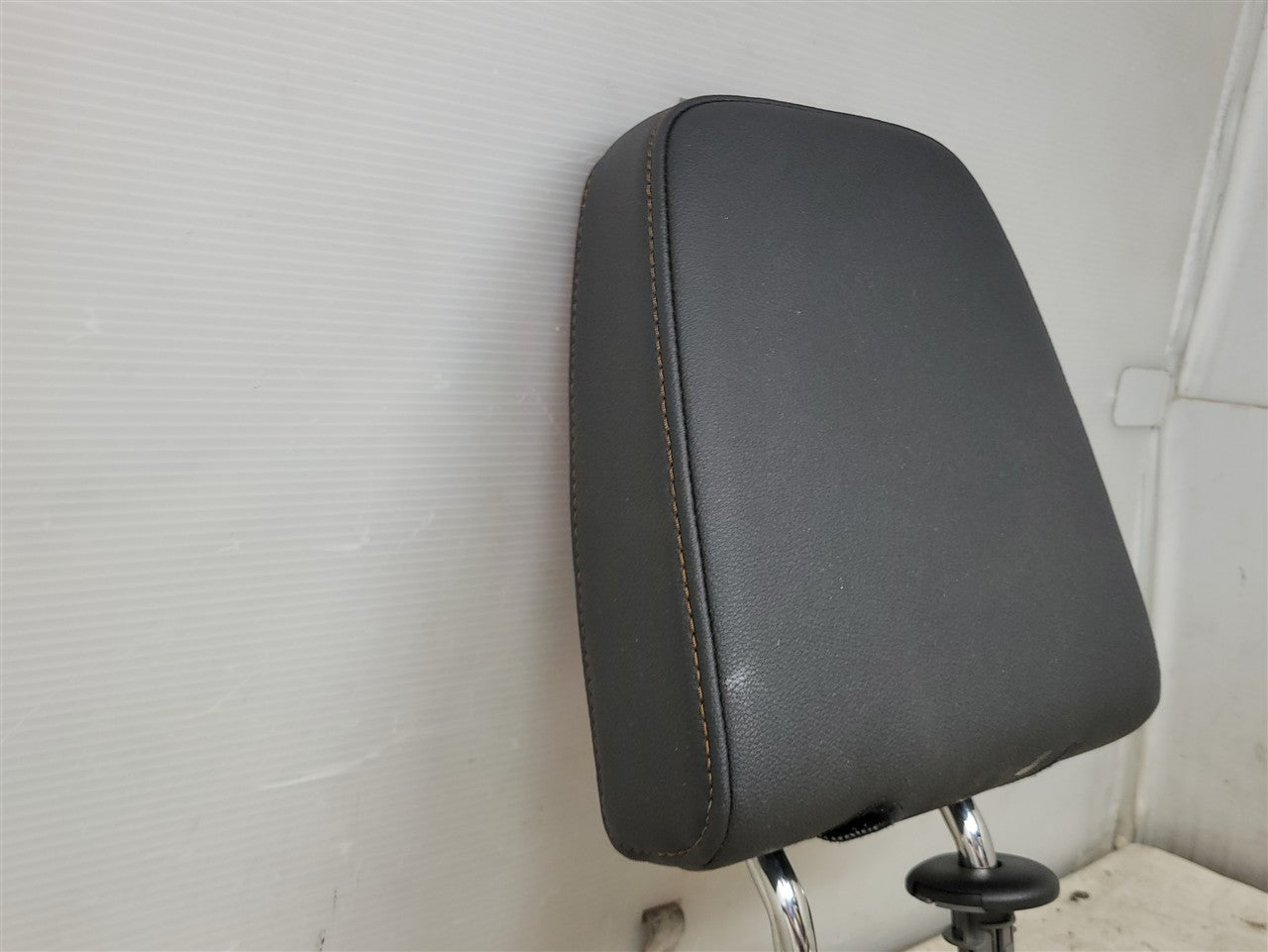 2023 SIERRA AT4 REAR SEAT HEADREST LH OR RH SIDE 34491 - image 3