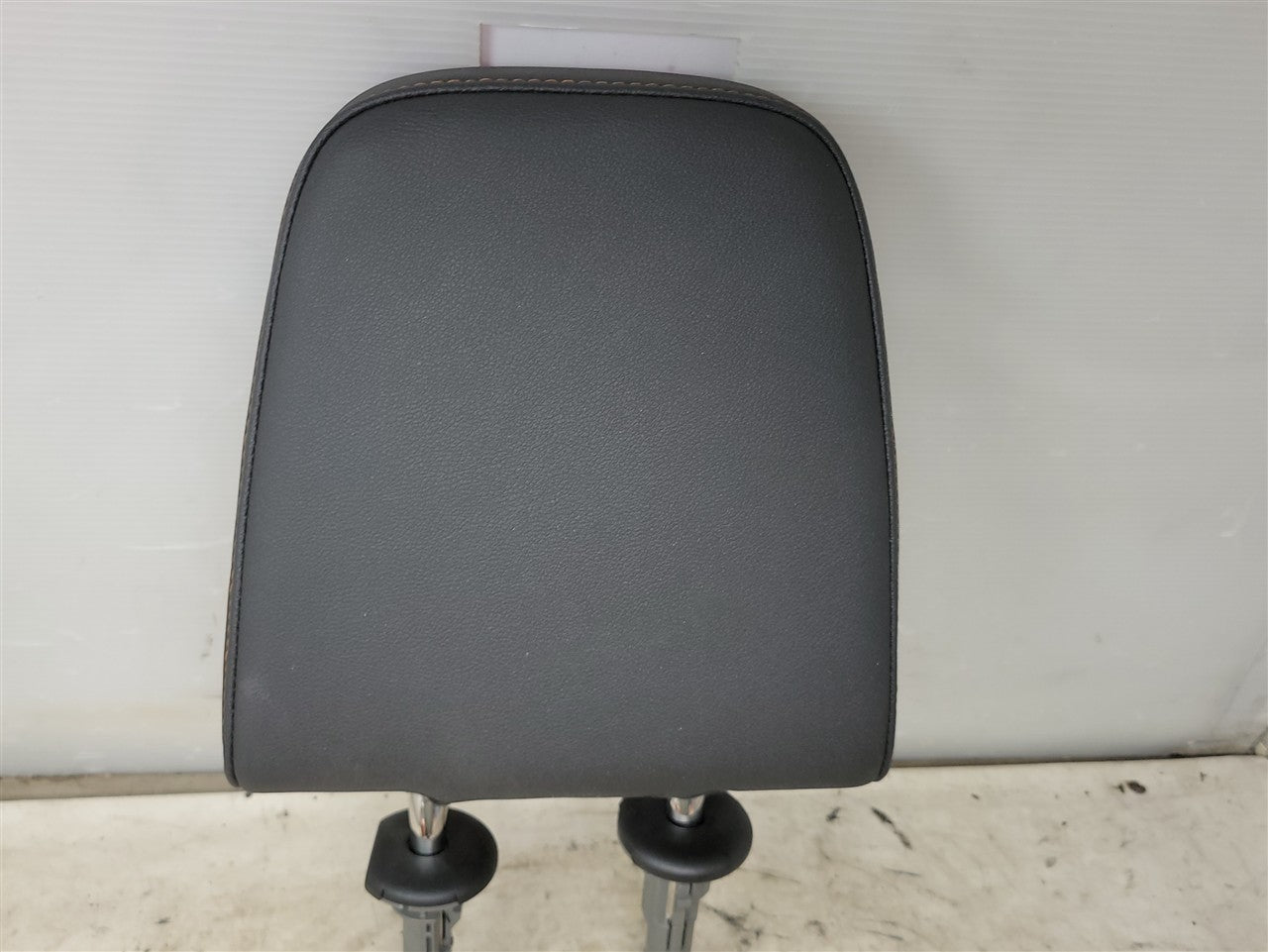 2023 SIERRA AT4 REAR SEAT HEADREST LH OR RH SIDE 34491 - image 4