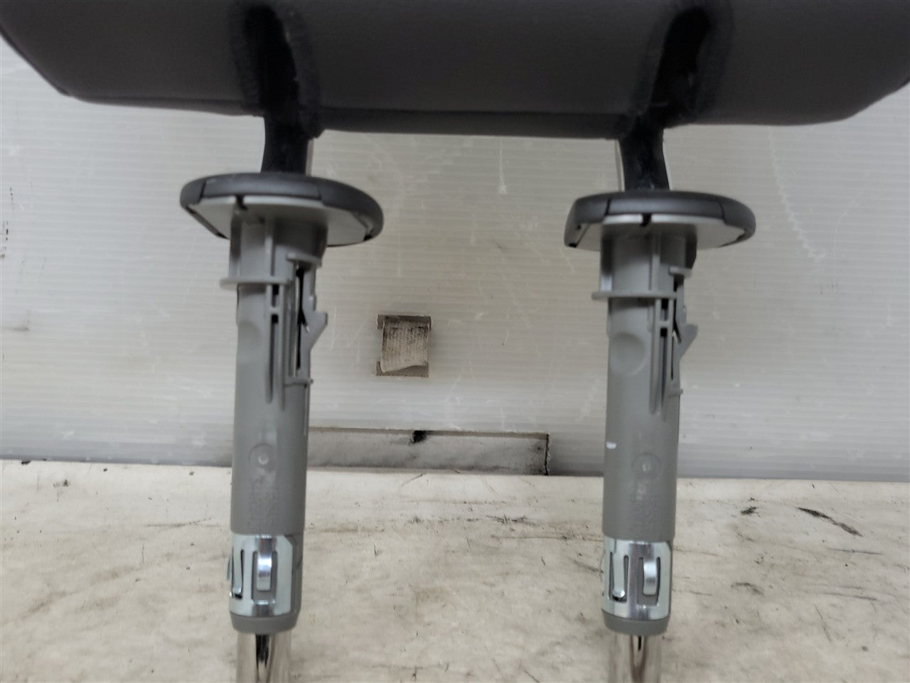 2023 SIERRA AT4 REAR SEAT HEADREST LH OR RH SIDE 34492 - image 3