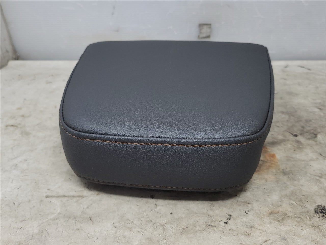 2023 SIERRA AT4 REAR SEAT HEADREST LH OR RH SIDE 34492 - image 6
