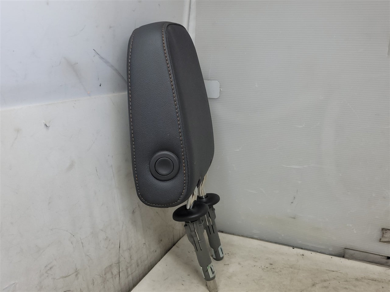 2023 SIERRA AT4 REAR SEAT HEADREST LH OR RH SIDE 34492 - image 9