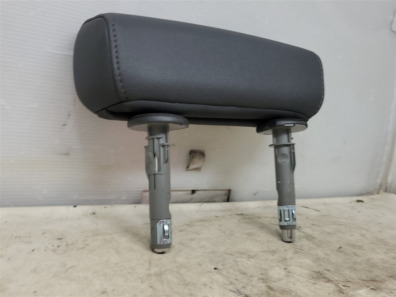 2023 SIERRA AT4 REAR SEAT CENTER MIDDLE HEADREST 34493 - image 7