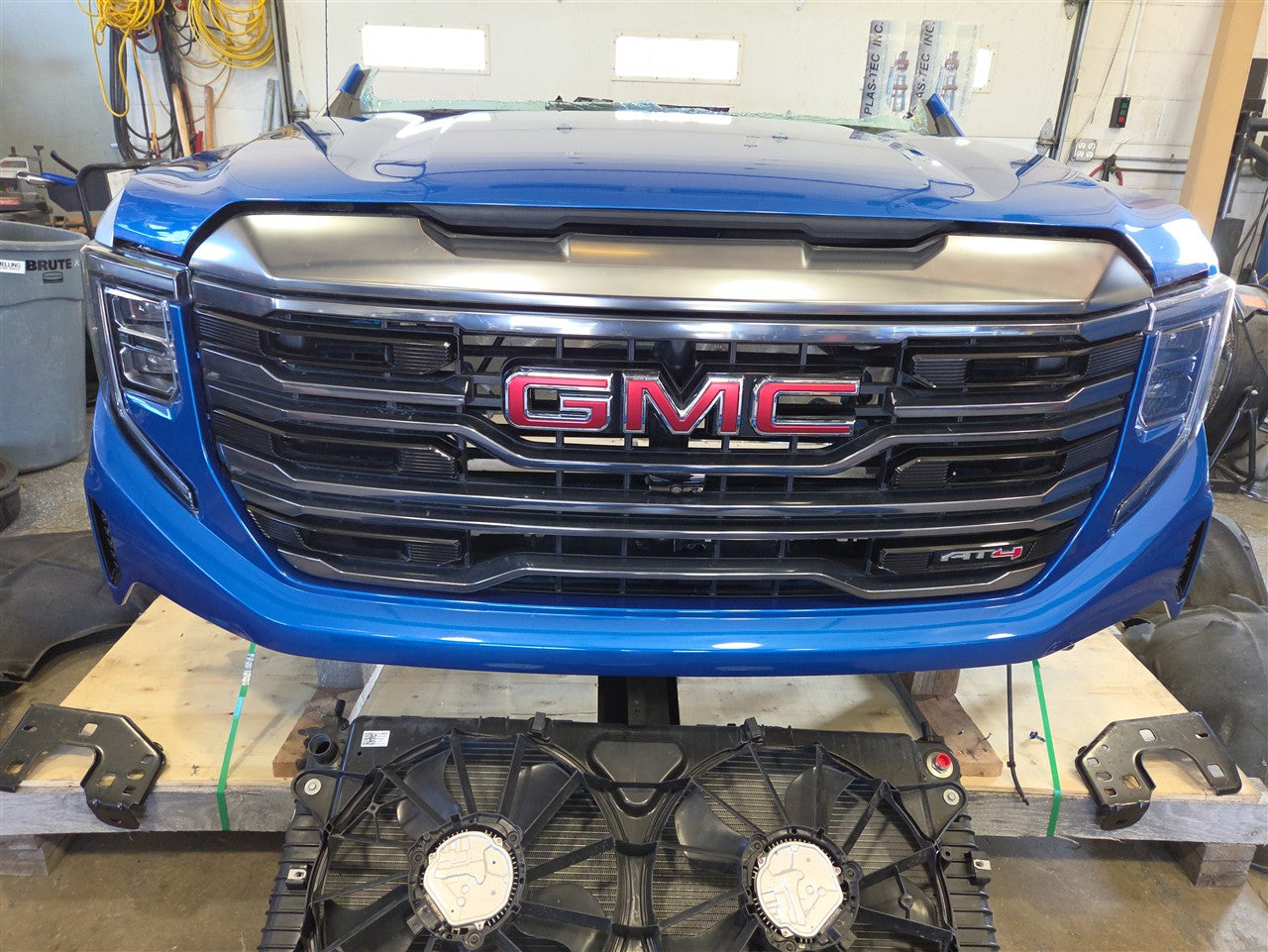 2023 SIERRA FRONT CLIP AT4 BLUE GLT SCRATCHES ON UPPER BUMPER 34494 - image 10