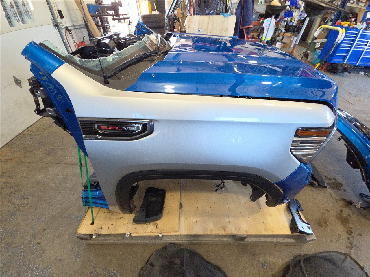 2023 SIERRA FRONT CLIP AT4 BLUE GLT SCRATCHES ON UPPER BUMPER 34494 - image 15