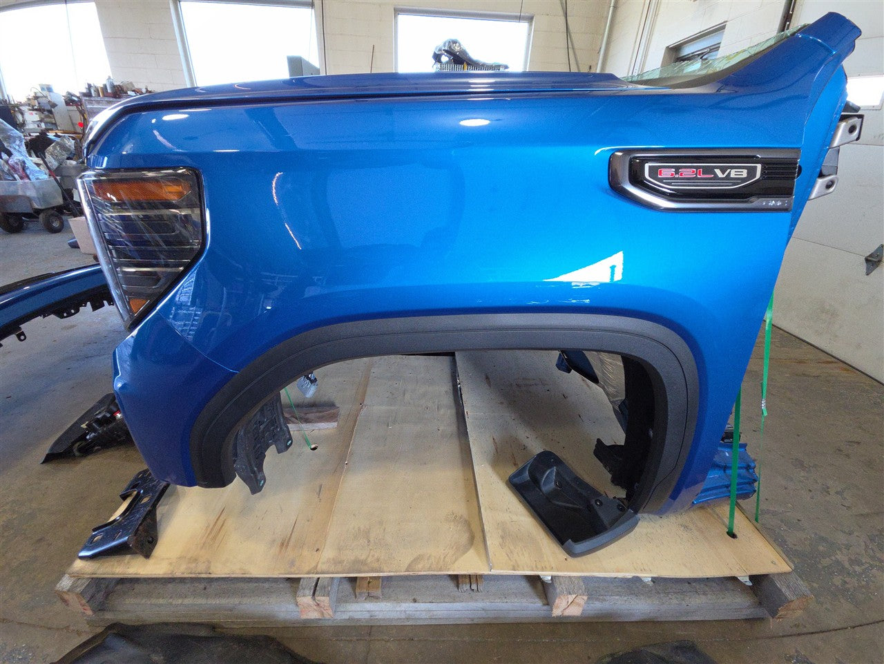 2023 SIERRA FRONT CLIP AT4 BLUE GLT SCRATCHES ON UPPER BUMPER 34494 - image 19