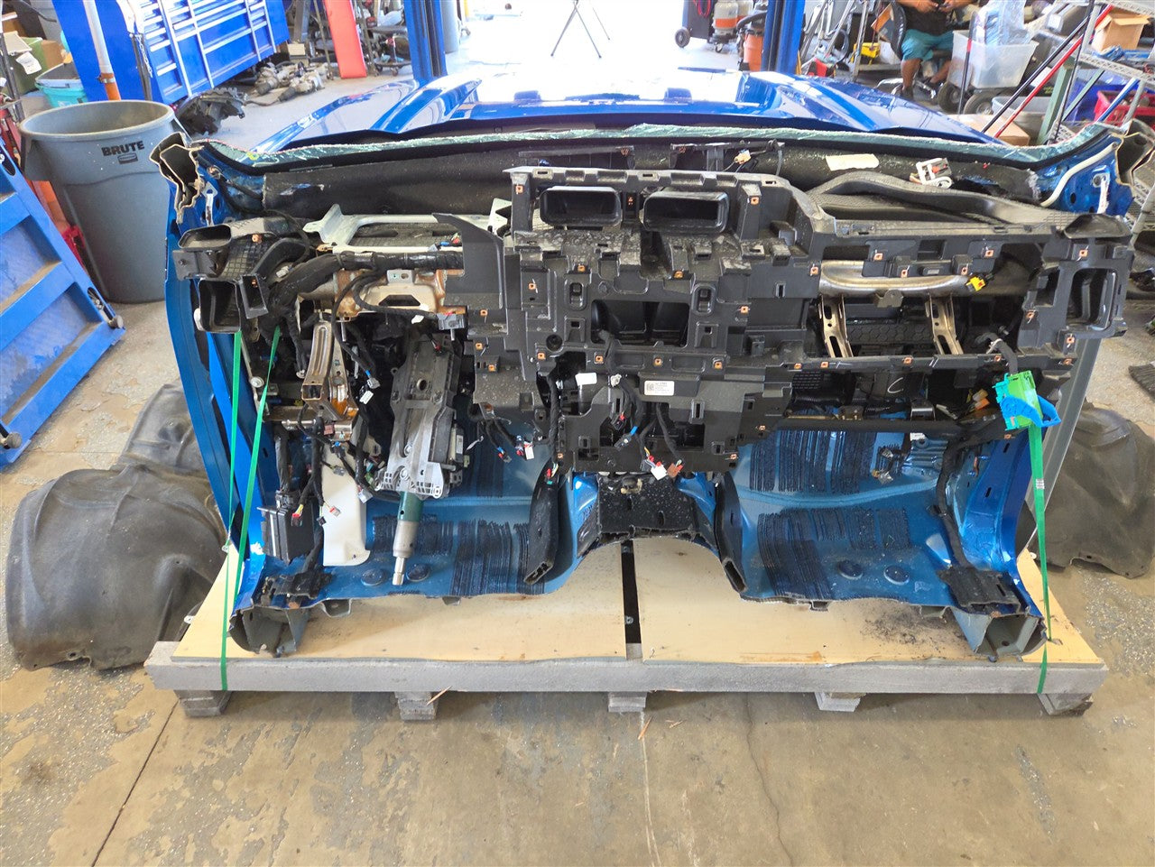 2023 SIERRA FRONT CLIP AT4 BLUE GLT SCRATCHES ON UPPER BUMPER 34494 - image 24