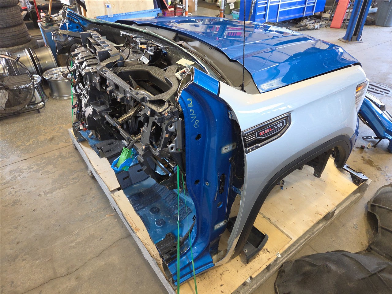 2023 SIERRA FRONT CLIP AT4 BLUE GLT SCRATCHES ON UPPER BUMPER 34494 - image 25