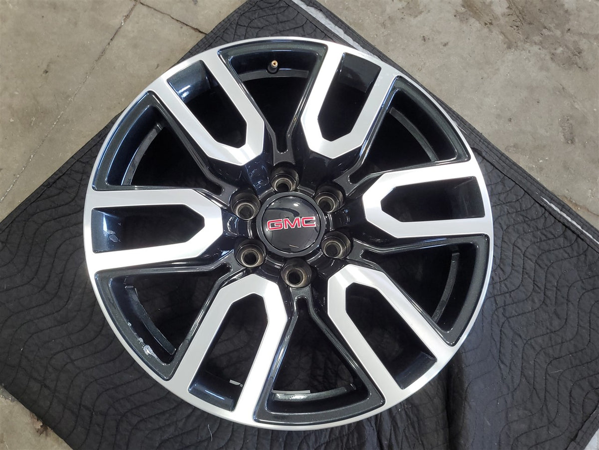 Used OEM 2023 SIERRA AT4 20" WHEEL BLACK WITH MACHINED FACE 23376228, actual item photo 1