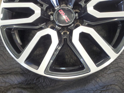 Used OEM 2023 SIERRA AT4 20" WHEEL BLACK WITH MACHINED FACE 23376228, actual item photo 13