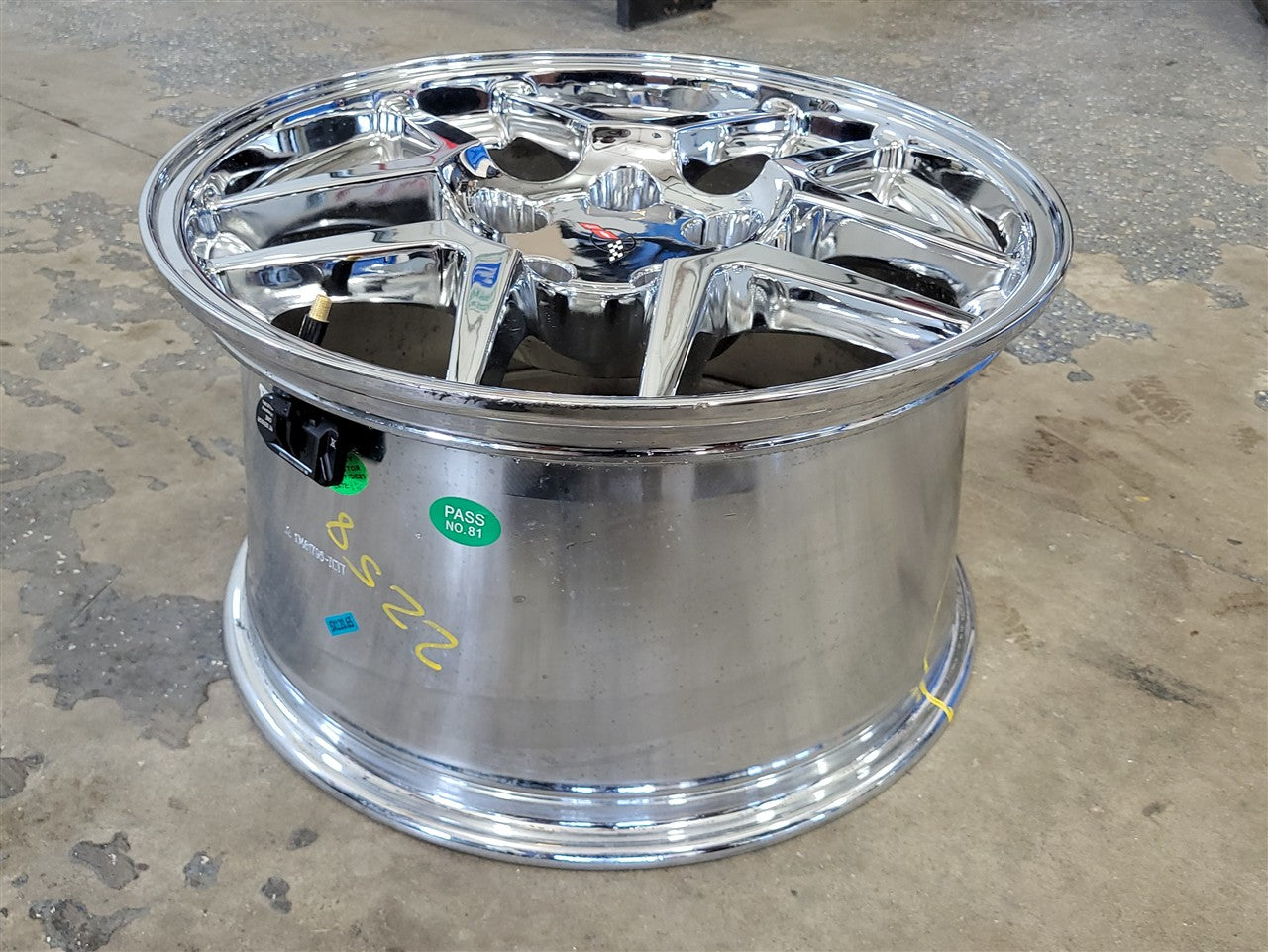 Used OEM 1999 CORVETTE FRONT Z06 17" 17X9.5 WHEEL RIM. 09593804, actual item photo 9