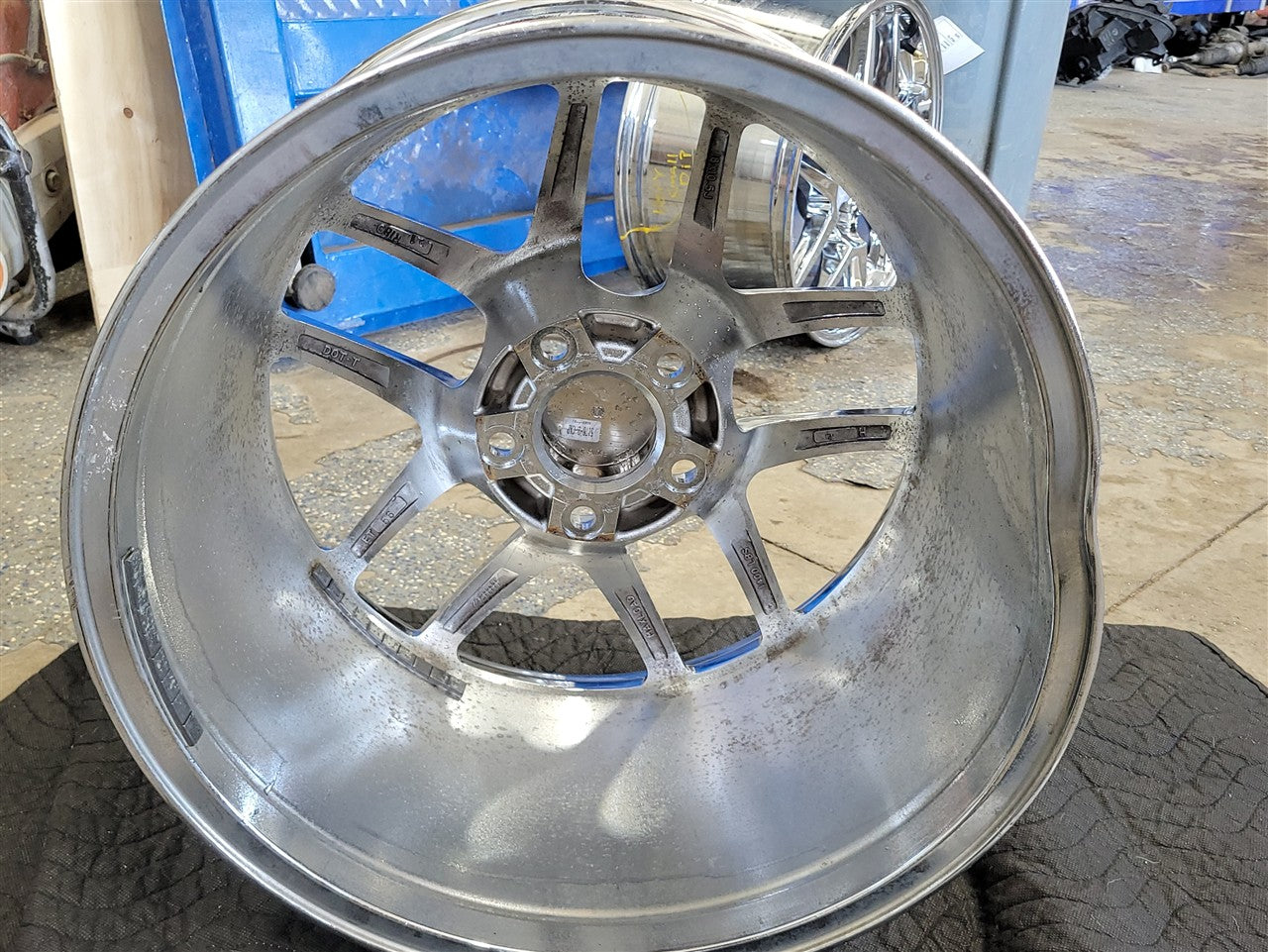 Used OEM 1999 CORVETTE REAR Z06 18" 18X10.5 WHEEL RIM. 09594811, actual item photo 12