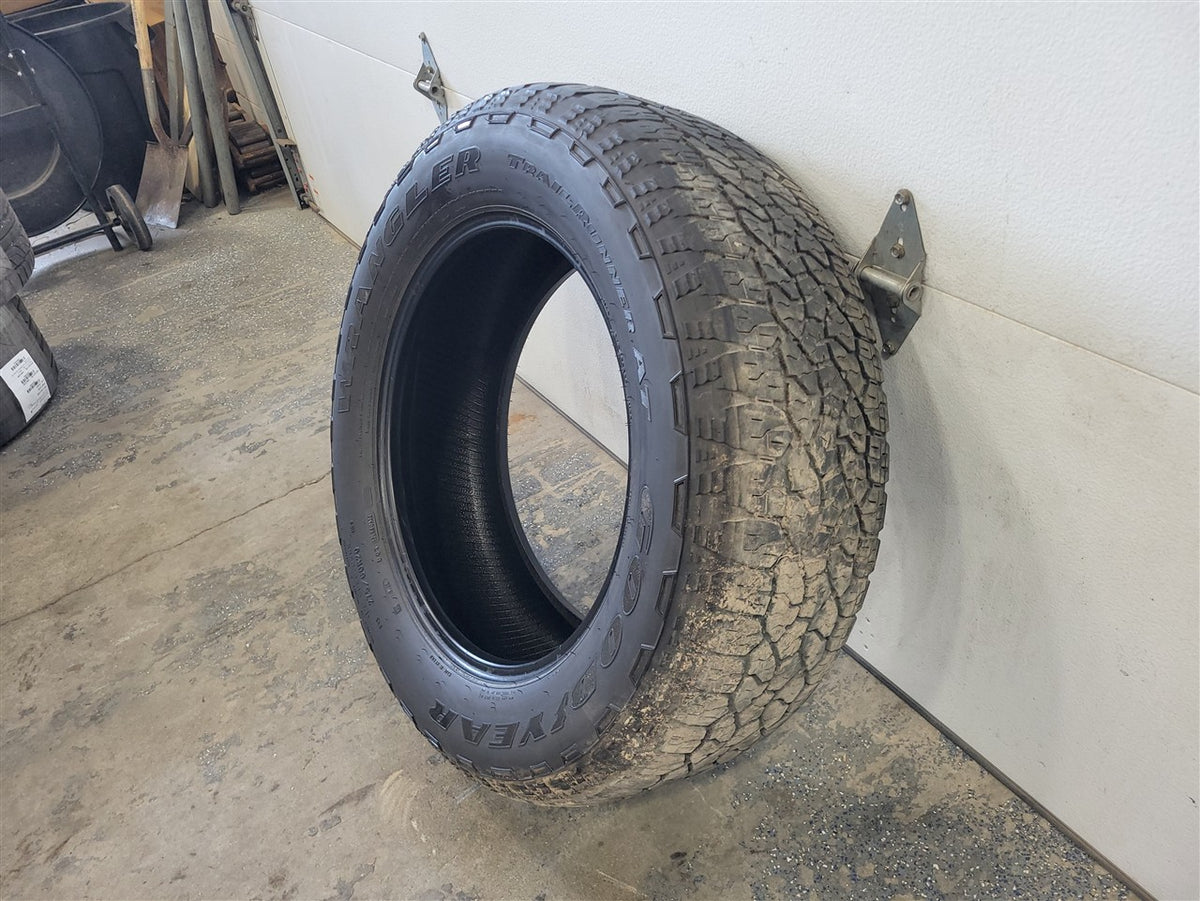 Used OEM 2023 SIERRA WRANGLER TRAILRUNNER AT 275/60R20 8/32" 0223, actual item photo 2