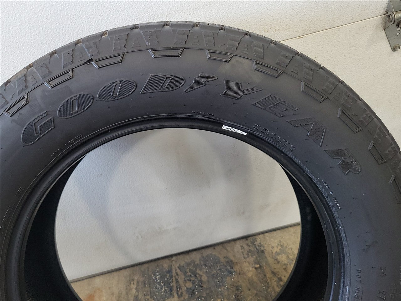 2023 SIERRA WRANGLER TRAILRUNNER AT 275/60R20 8/32" 0223 DATE CODE 34501 - image 2