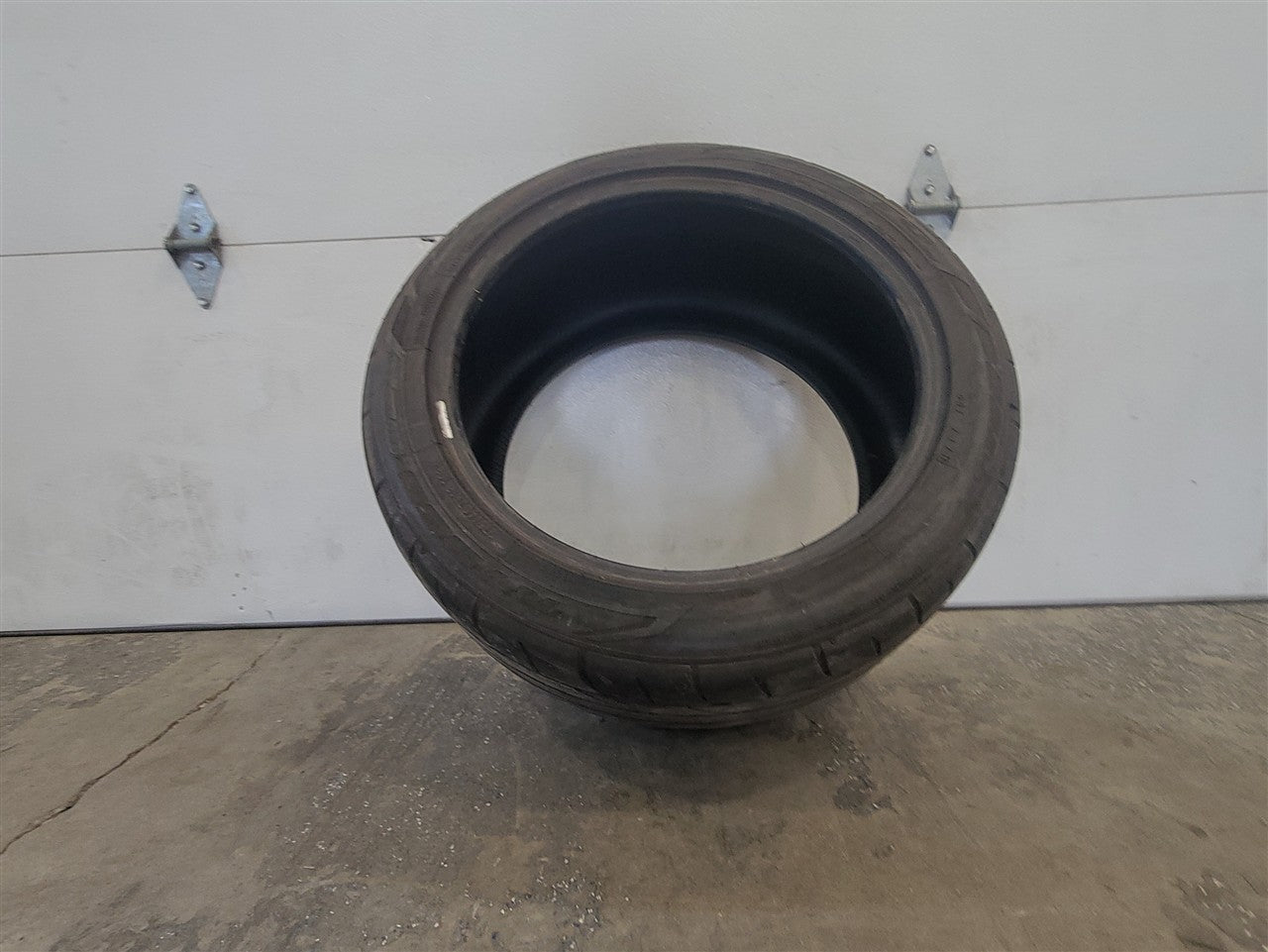 Used OEM NITTO NT555 G2 275/40ZR18 TIRE 8/32 TREAD DEPTH 2823 DATE, actual item photo 10