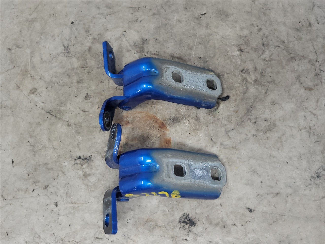 Used OEM 2019-2026 SIERRA SILVERADO FRONT DOOR HINGES UPPER LOWER, actual item photo 6