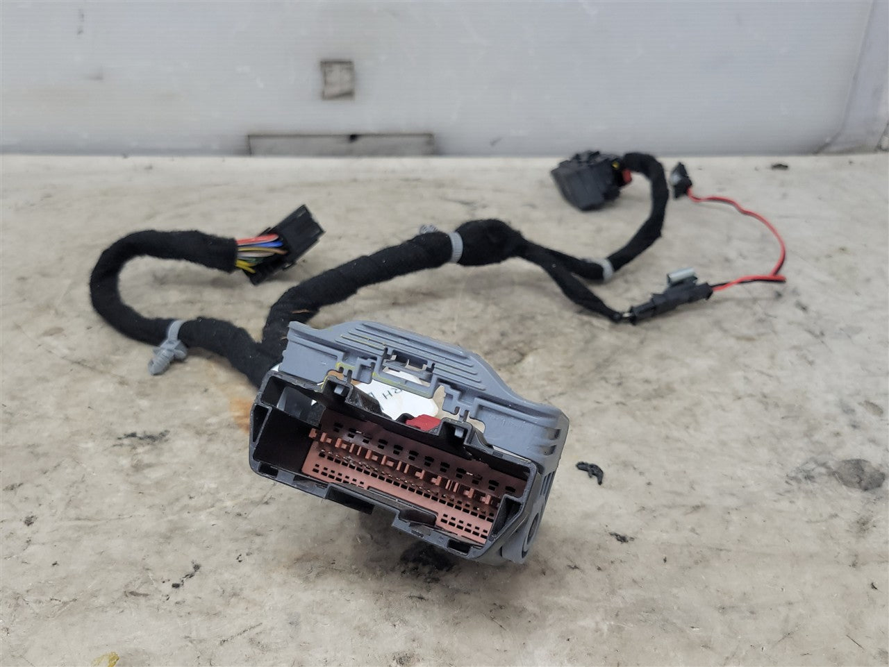 Used OEM 2019-2026 SIERRA SILVERADO FRONT RH PASSENGER DOOR LOCK, actual item photo 3