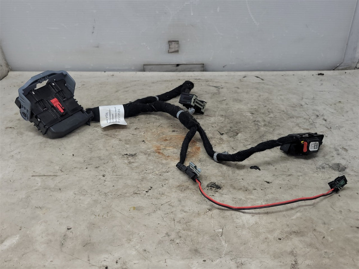 Used OEM 2019-2026 SIERRA SILVERADO FRONT RH PASSENGER DOOR LOCK, actual item photo 4