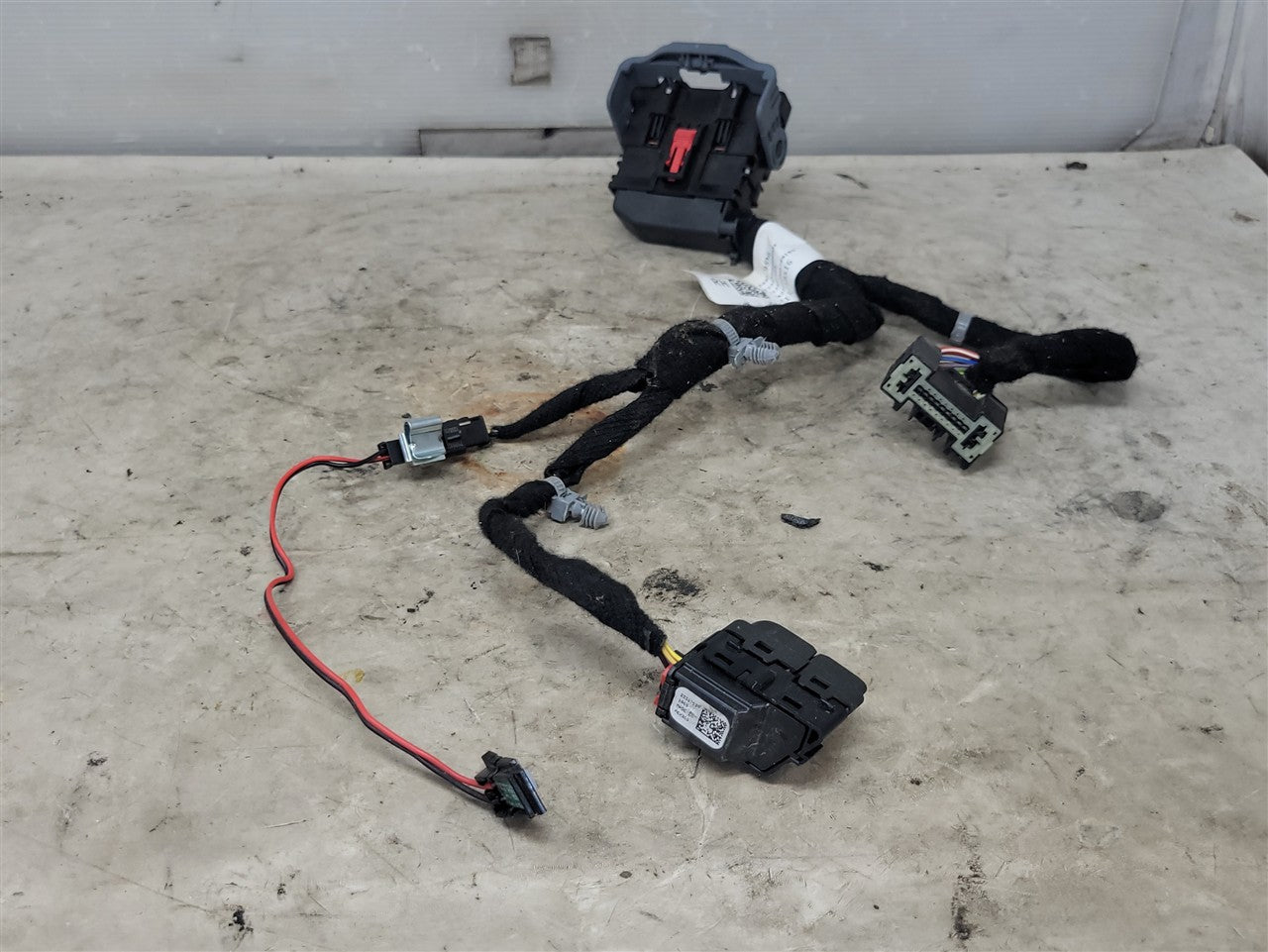 Used OEM 2019-2026 SIERRA SILVERADO FRONT RH PASSENGER DOOR LOCK, actual item photo 5