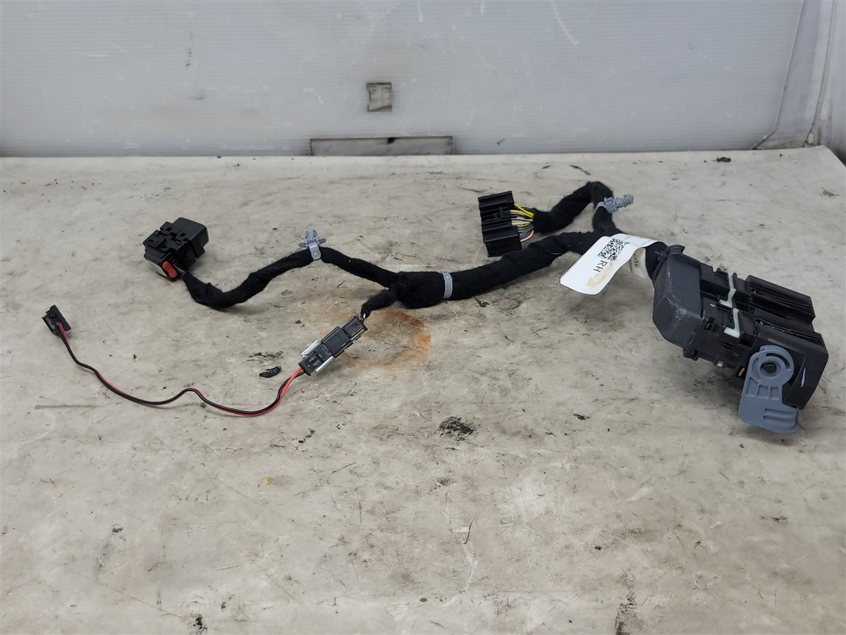 Used OEM 2019-2026 SIERRA SILVERADO FRONT RH PASSENGER DOOR LOCK, actual item photo 9
