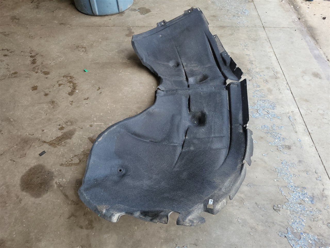 Used OEM 2022-2026 SILVERADO ZR2 BISON 1500 FRONT INNER FENDER WHEEL WELL LINER LH DRIVER SUMMIT WHITE 85542846, actual item