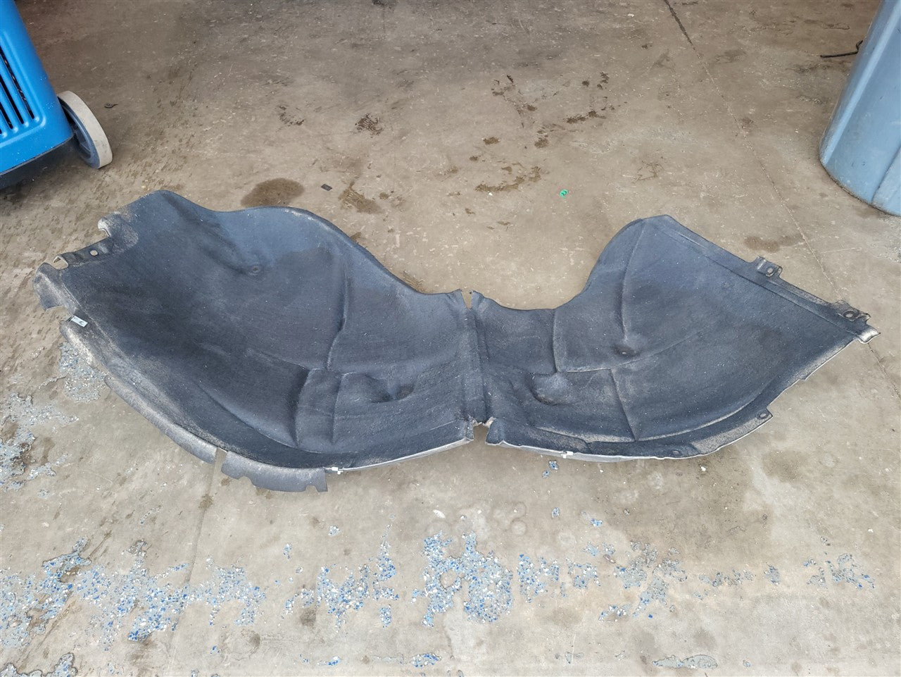 Used OEM 2022-2026 SILVERADO ZR2 BISON 1500 FRONT INNER FENDER WHEEL WELL LINER LH DRIVER SUMMIT WHITE 85542846, actual item