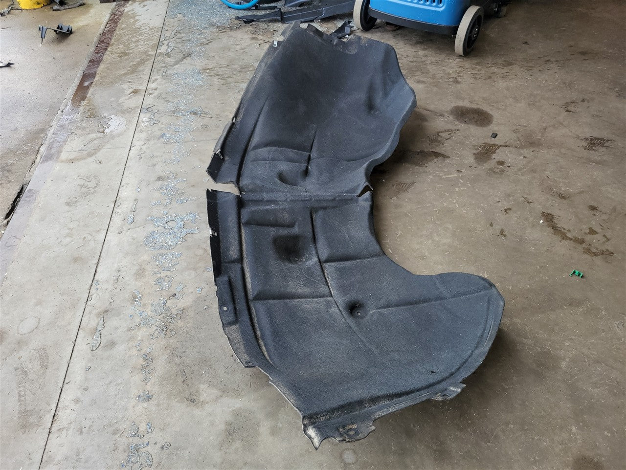 Used OEM 2022-2026 SILVERADO ZR2 BISON 1500 FRONT INNER FENDER WHEEL WELL LINER LH DRIVER SUMMIT WHITE 85542846, actual item