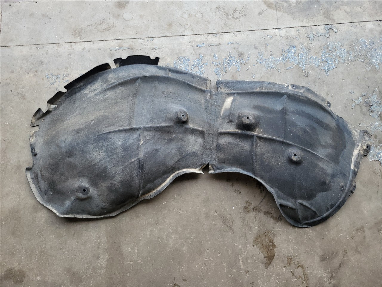 Used OEM 2022-2026 SILVERADO ZR2 BISON 1500 FRONT INNER FENDER WHEEL WELL LINER LH DRIVER SUMMIT WHITE 85542846, actual item